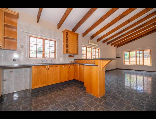 3 BEDROOM HOUSE FOR SALE IN RANGE VIEW